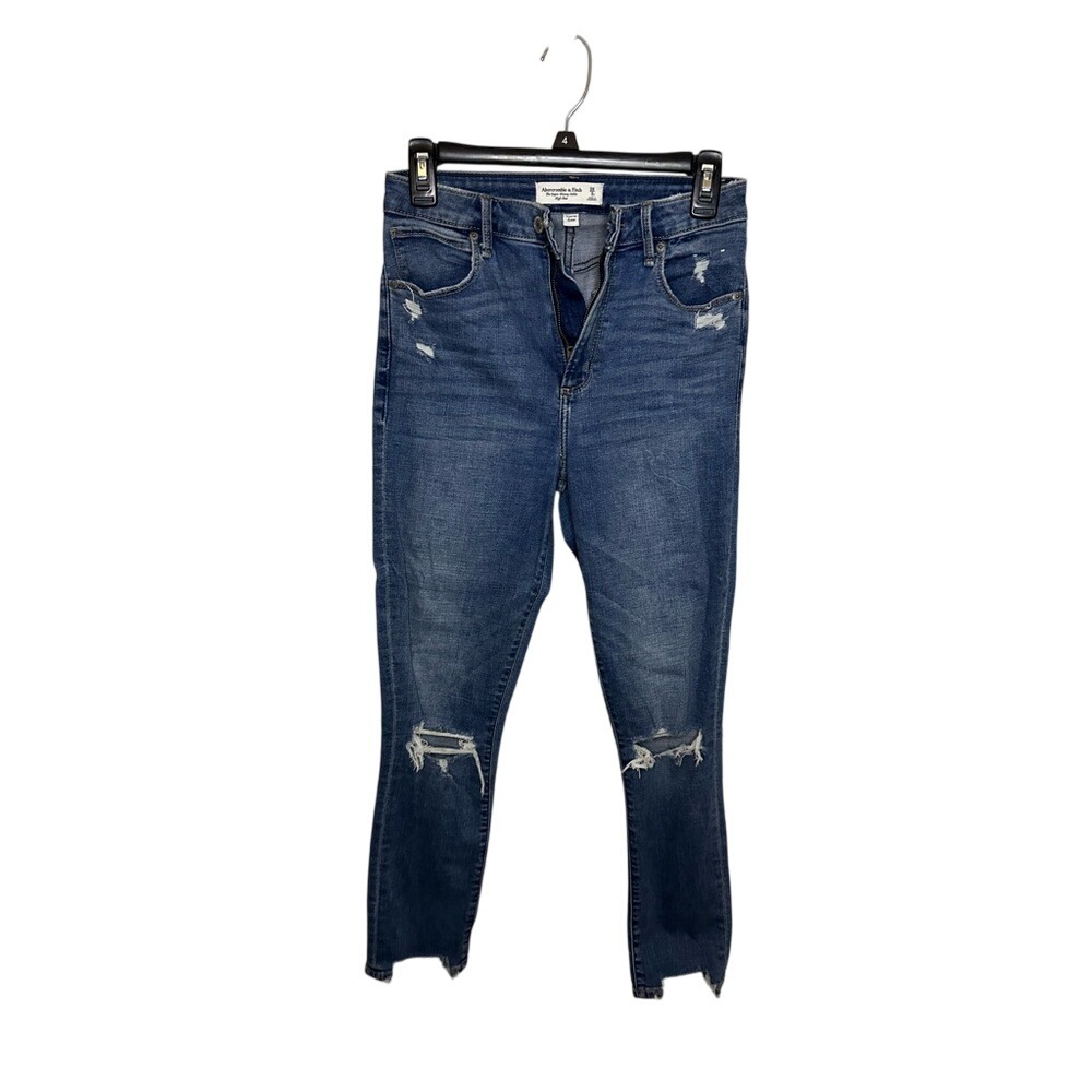 Women's Blue Distressed Jeans‎